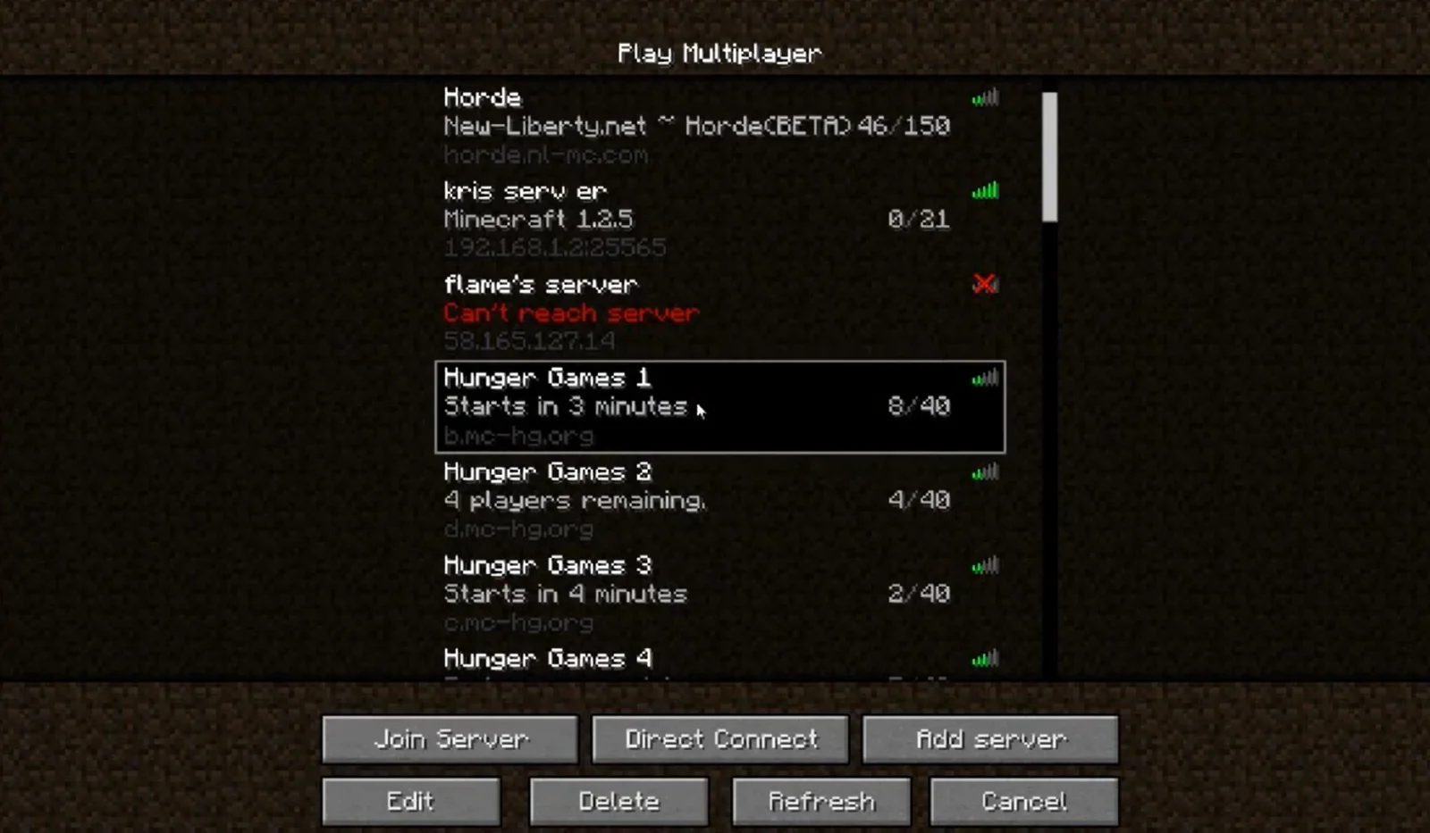 Minecraft multiplayer server list with funkystudios' Hunger Games servers on b.mc-hg.org, c.mc-hg.org and d.mc-hg.org, each with 40 slots, below other saved servers